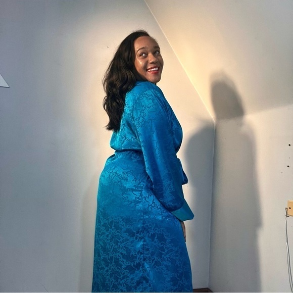 Vintage Victoria’s Secret Gold Label blue maxi robe long satin loungewear lounge - Picture 3 of 15